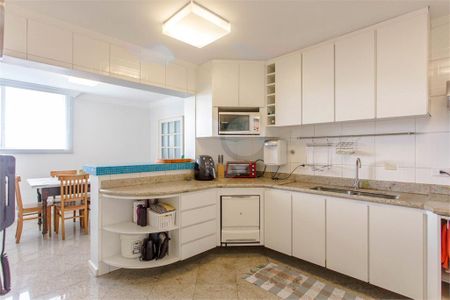 Apartamento à venda com 200m², 3 quartos e 1 vaga