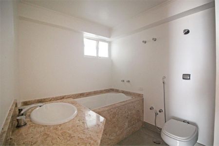 Apartamento à venda com 138m², 3 quartos e 1 vaga