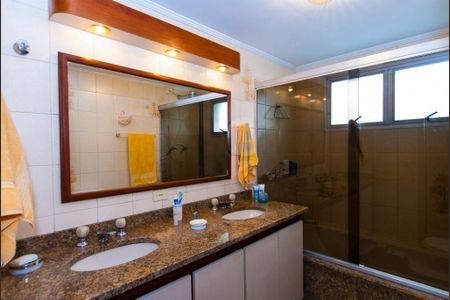 Apartamento para alugar com 210m², 4 quartos e 3 vagas