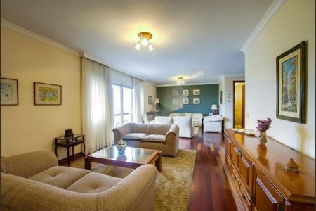 Apartamento para alugar com 210m², 4 quartos e 3 vagas