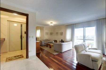 Apartamento para alugar com 210m², 4 quartos e 3 vagas