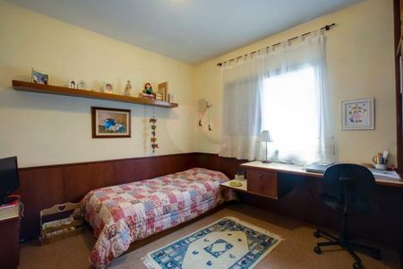 Apartamento para alugar com 210m², 4 quartos e 3 vagas