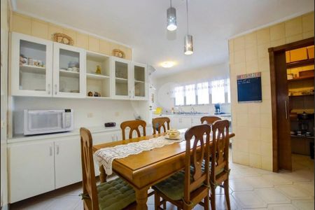 Apartamento para alugar com 210m², 4 quartos e 3 vagas