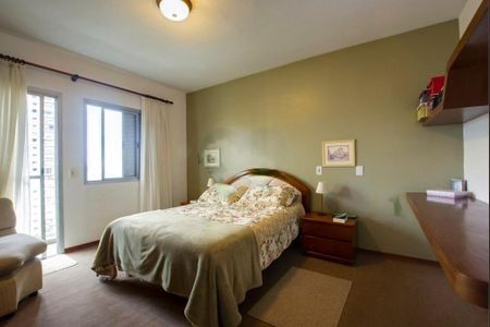 Apartamento para alugar com 210m², 4 quartos e 3 vagas