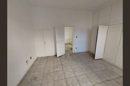 Casa à venda com 328m², 4 quartos e 2 vagas