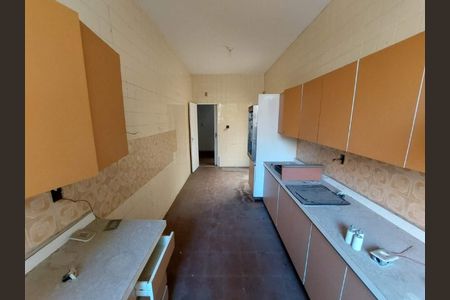 Casa à venda com 328m², 4 quartos e 2 vagas