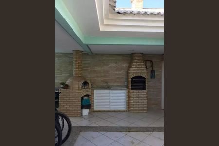 Casa à venda com 230m², 3 quartos e 3 vagas