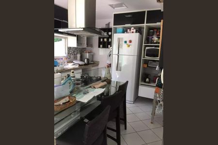 Casa à venda com 230m², 3 quartos e 3 vagas