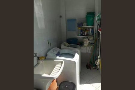 Casa à venda com 230m², 3 quartos e 3 vagas