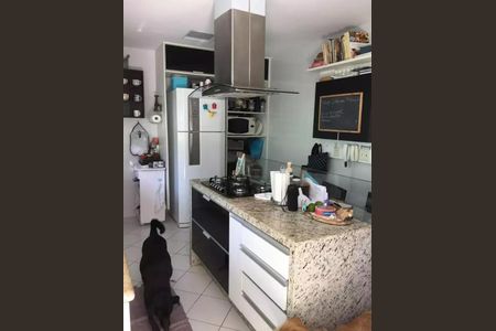 Casa à venda com 230m², 3 quartos e 3 vagas