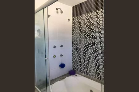 Casa à venda com 230m², 3 quartos e 3 vagas