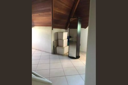 Casa à venda com 230m², 3 quartos e 3 vagas