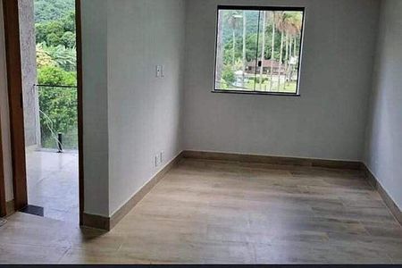 Casa à venda com 80m², 2 quartos e 1 vaga
