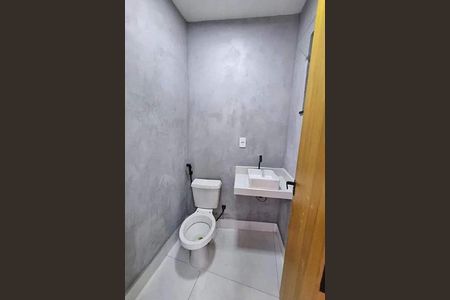 Casa à venda com 80m², 2 quartos e 1 vaga