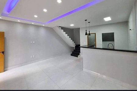 Casa à venda com 80m², 2 quartos e 1 vaga