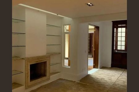 Casa à venda com 300m², 3 quartos e 2 vagas