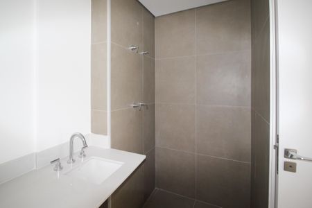 Apartamento à venda com 104m², 2 quartos e 2 vagasBanheiro da Suíte 1