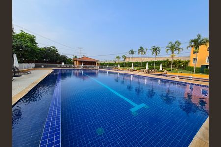 Casa para alugar com 100m², 3 quartos e 2 vagas Casa para alugar com 100m², 3 quartos e 2 vagasÁrea comum - Piscina