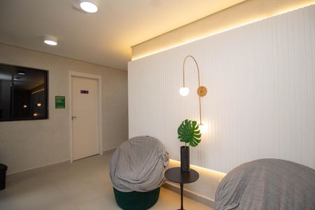 Apartamento à venda com 36m², 2 quartos e sem vaga Apartamento à venda com 36m², 2 quartos e sem vagaHall social