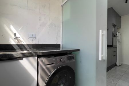 Apartamento à venda com 55m², 2 quartos e 1 vaga Apartamento à venda com 55m², 2 quartos e 1 vagaCozinha e Área de Serviço
