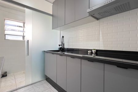 Apartamento à venda com 55m², 2 quartos e 1 vaga Apartamento à venda com 55m², 2 quartos e 1 vagaCozinha e Área de Serviço