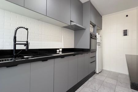 Apartamento à venda com 55m², 2 quartos e 1 vaga Apartamento à venda com 55m², 2 quartos e 1 vagaCozinha e Área de Serviço