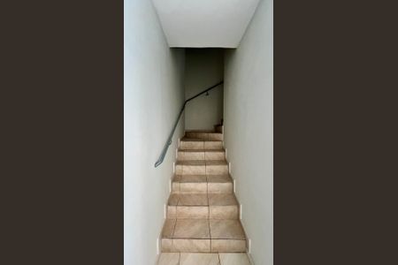 Apartamento para alugar com 60m², 2 quartos e 1 vagaEscada