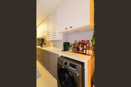 Apartamento à venda com 66m², 2 quartos e 1 vagaÁrea de Serviço