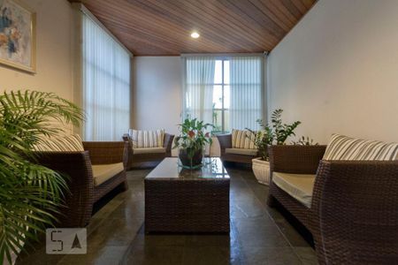 Apartamento para alugar com 70m², 2 quartos e 1 vagaHall