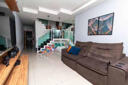 Casa à venda com 130m², 3 quartos e 3 vagas Casa à venda com 130m², 3 quartos e 3 vagasSala
