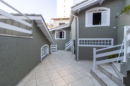 Casa à venda com 500m², 4 quartos e 6 vagas Casa à venda com 500m², 4 quartos e 6 vagasQuintal