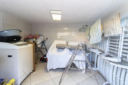 Casa à venda com 500m², 4 quartos e 6 vagas Casa à venda com 500m², 4 quartos e 6 vagasÁrea de Serviço