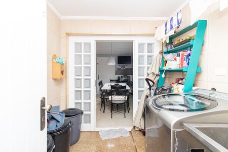 Casa à venda com 500m², 4 quartos e 6 vagas Casa à venda com 500m², 4 quartos e 6 vagasÁrea de Serviço