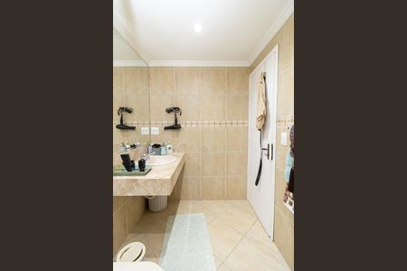 Casa à venda com 500m², 4 quartos e 6 vagas Casa à venda com 500m², 4 quartos e 6 vagasBanheiro da Suíte 2
