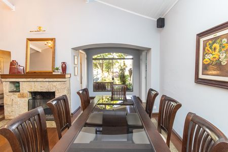 Casa à venda com 500m², 4 quartos e 6 vagas Casa à venda com 500m², 4 quartos e 6 vagasSala de Jantar