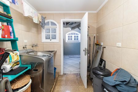 Casa à venda com 500m², 4 quartos e 6 vagas Casa à venda com 500m², 4 quartos e 6 vagasÁrea de Serviço