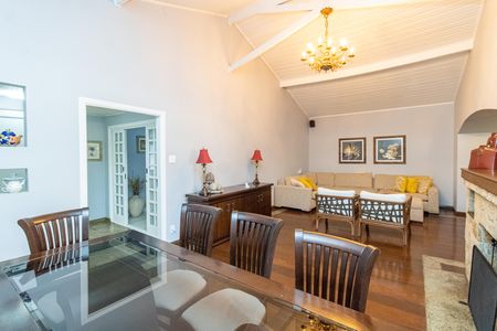 Casa à venda com 500m², 4 quartos e 6 vagas Casa à venda com 500m², 4 quartos e 6 vagasSala de Jantar