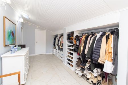 Casa à venda com 500m², 4 quartos e 6 vagas Casa à venda com 500m², 4 quartos e 6 vagasSuíte 2