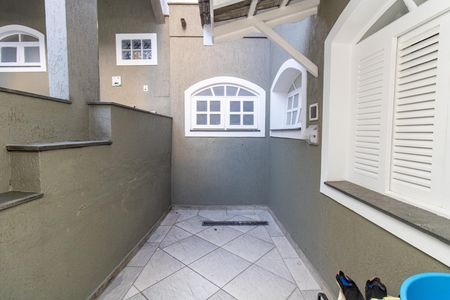 Casa à venda com 500m², 4 quartos e 6 vagas Casa à venda com 500m², 4 quartos e 6 vagasQuintal