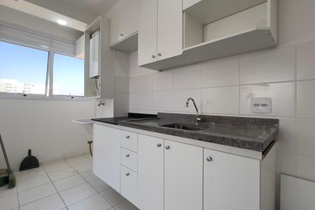 Apartamento à venda com 42m², 2 quartos e 1 vaga Apartamento à venda com 42m², 2 quartos e 1 vagaCozinha e Área de Serviço