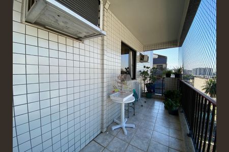 Apartamento à venda com 99m², 3 quartos e 2 vagasVaranda