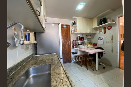 Apartamento à venda com 99m², 3 quartos e 2 vagasCozinha