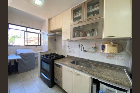 Apartamento à venda com 99m², 3 quartos e 2 vagasCozinha