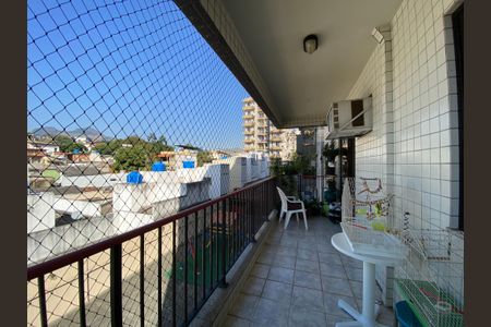 Apartamento à venda com 99m², 3 quartos e 2 vagasVaranda