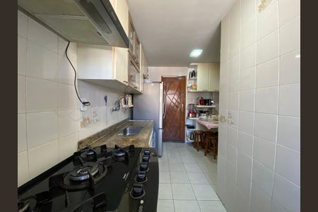 Apartamento à venda com 99m², 3 quartos e 2 vagasCozinha