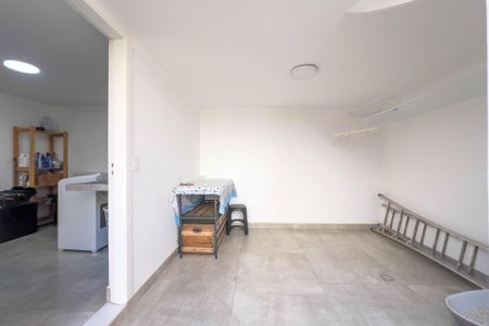 Casa para alugar com 300m², 4 quartos e 2 vagas Casa para alugar com 300m², 4 quartos e 2 vagasLavanderia