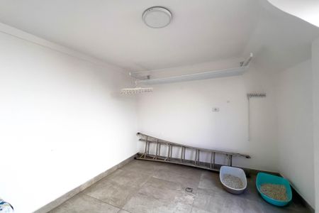 Casa para alugar com 300m², 4 quartos e 2 vagas Casa para alugar com 300m², 4 quartos e 2 vagasLavanderia