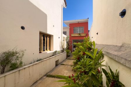 Casa para alugar com 300m², 4 quartos e 2 vagas Casa para alugar com 300m², 4 quartos e 2 vagasQuintal