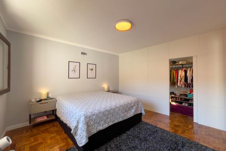 Casa para alugar com 300m², 4 quartos e 2 vagas Casa para alugar com 300m², 4 quartos e 2 vagasQuarto 1