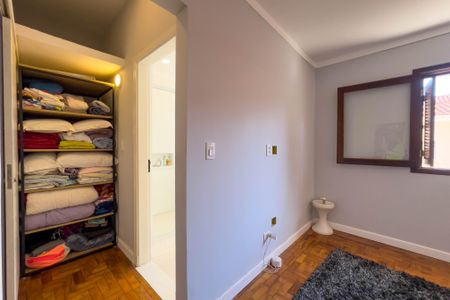 Casa para alugar com 300m², 4 quartos e 2 vagas Casa para alugar com 300m², 4 quartos e 2 vagasQuarto 1